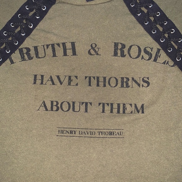 FOREVER 21 Graphic Tee - Picture 3 of 4